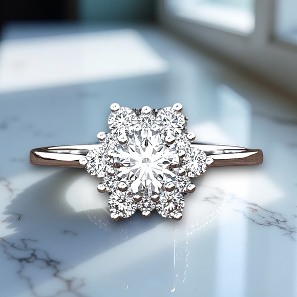 Silver Snowflake Shaped Cubic Zirconia Ring .925 NWT - Picture 3 of 7